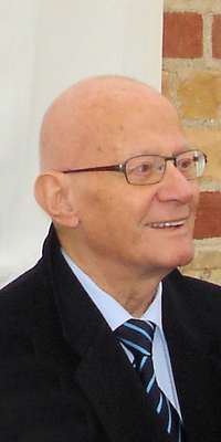 Peter Schulz, German politician, dies at age 83